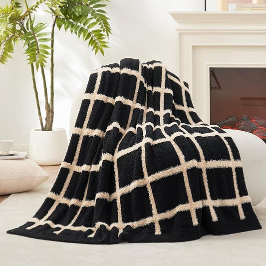 Amélie Home Checkered Knit Throw Blanket for Couch, Bicolour Super Soft Cozy Fuzzy Plush Throws for Sofa, 50" x 60", Plaid Black