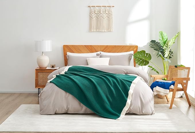 Amélie Home Christmas Waffle Throw Blanket for Couch, Soft Cozy Chenille Knit Blanket Warm Xmas Decorative Gifts Throw for Sofa, 50"x60", Holly Green