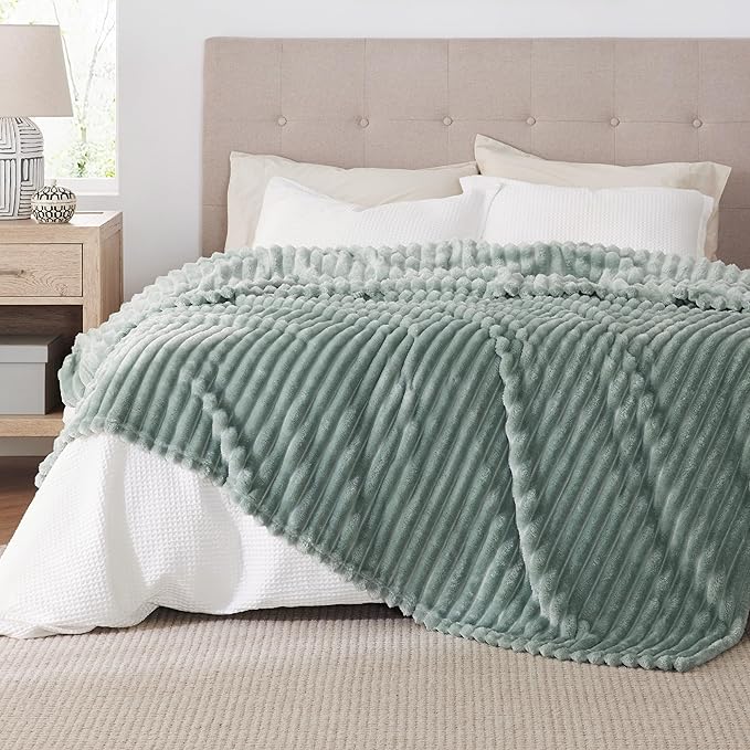 Bedsure GentleSoft Full Size Blankets for Bed - Cozy Soft Blankets for Women, Cute Large Throws for Girls, Sage Green, 84x90 Inches