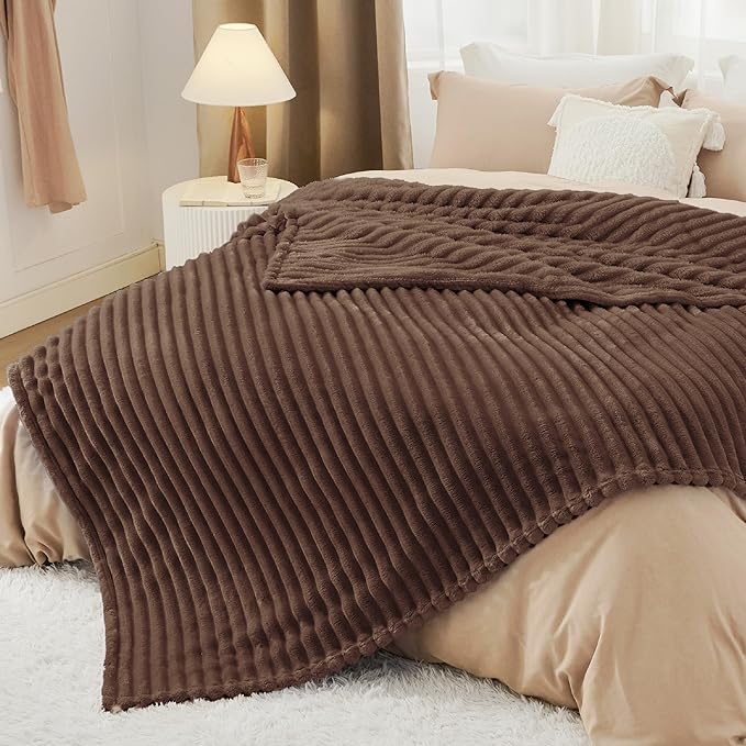 Bedsure GentleSoft Fondue Fudge Full Blanket for Bed - Cozy Soft Blankets for Women, Cute Small Fleece Throws for Girls, Birthday Gifts for Women Decor Gifts for Mom, 84x90 Inches