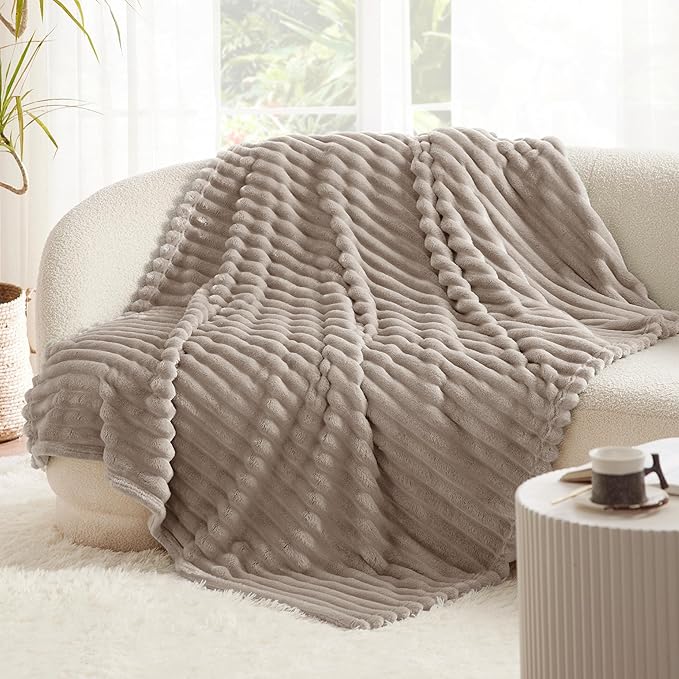 Bedsure GentleSoft Mocha Meringue Twin Blanket for Bed - Cozy Soft Blankets for Women, Cute Large Throws for Girls, 66x90 Inches