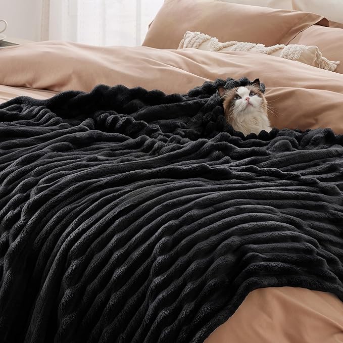 Bedsure GentleSoft Black Fleece Blanket for Couch - Cozy Soft Blankets for Women, Cute Small Throws for Girls, 50x70 Inches